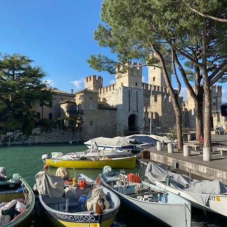 Plaza Di Garda Guest house 4*