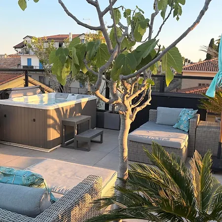 Plaza Di Garda - Rooftop, Lakeview & Jacuzzi 4* Peschiera del Garda